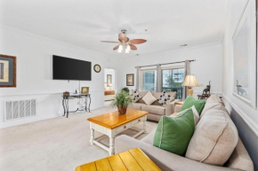 Stunning Contemporary 2BR 2BA Villa Near Beach